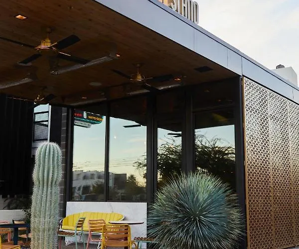 Rise Uptown 4* Phoenix