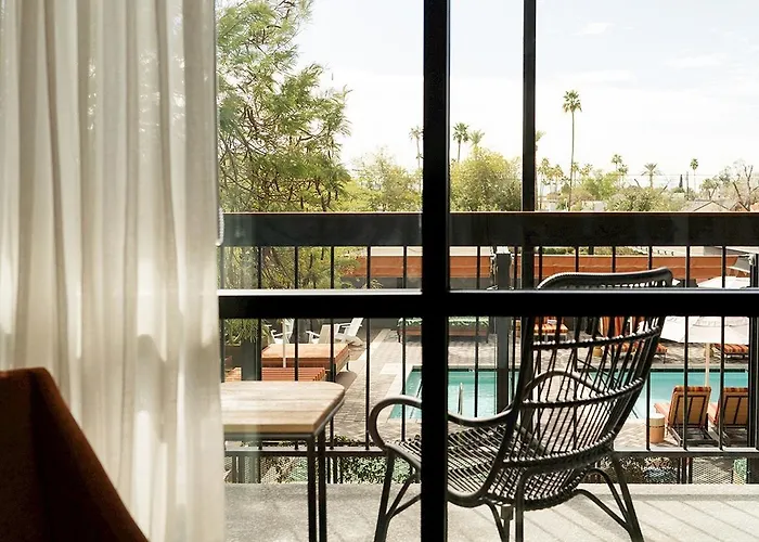 Rise Uptown 4* Phoenix
