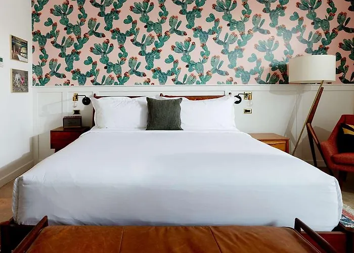 Hotel Rise Uptown 4*