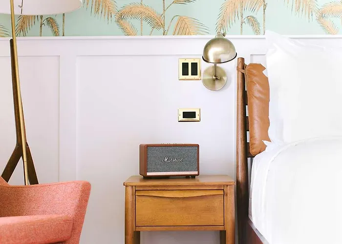 Hotel Rise Uptown 4*
