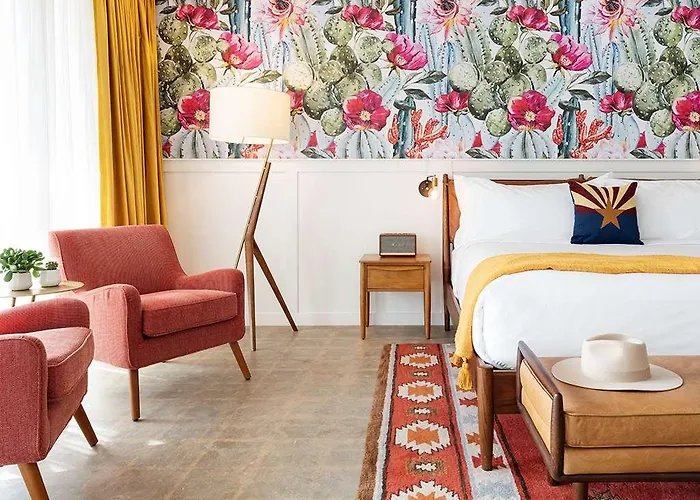 Hotel Rise Uptown 4*
