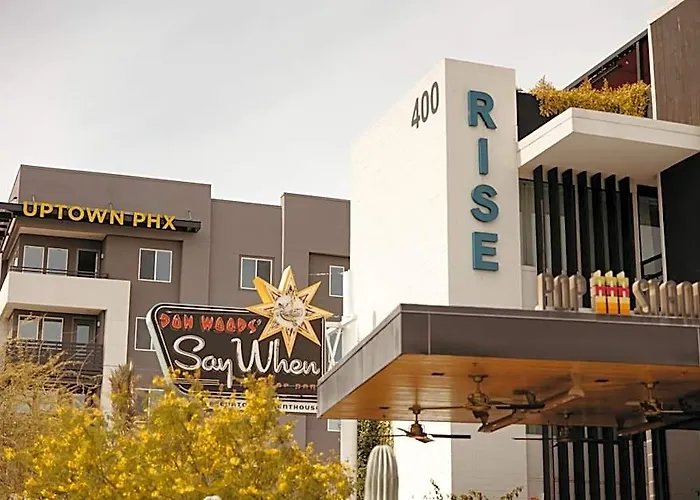 Hotel Rise Uptown