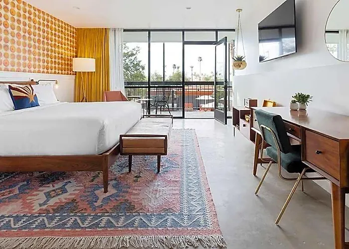 Rise Uptown Hotel