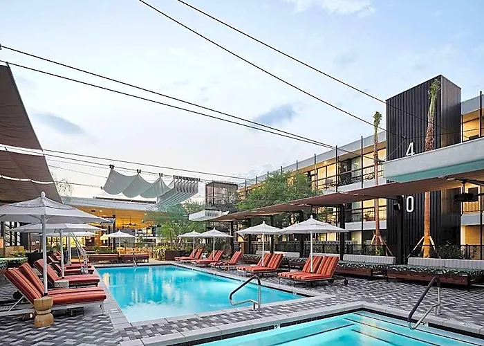 Rise Uptown Hotel